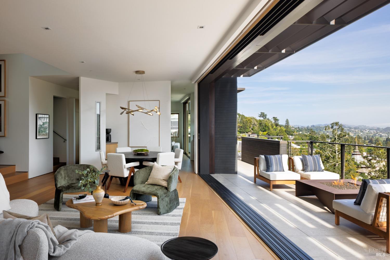 Detail Gallery Image 9 of 49 For 2 Upper Alcatraz Pl, Mill Valley,  CA 94941 - 5 Beds | 5/1 Baths