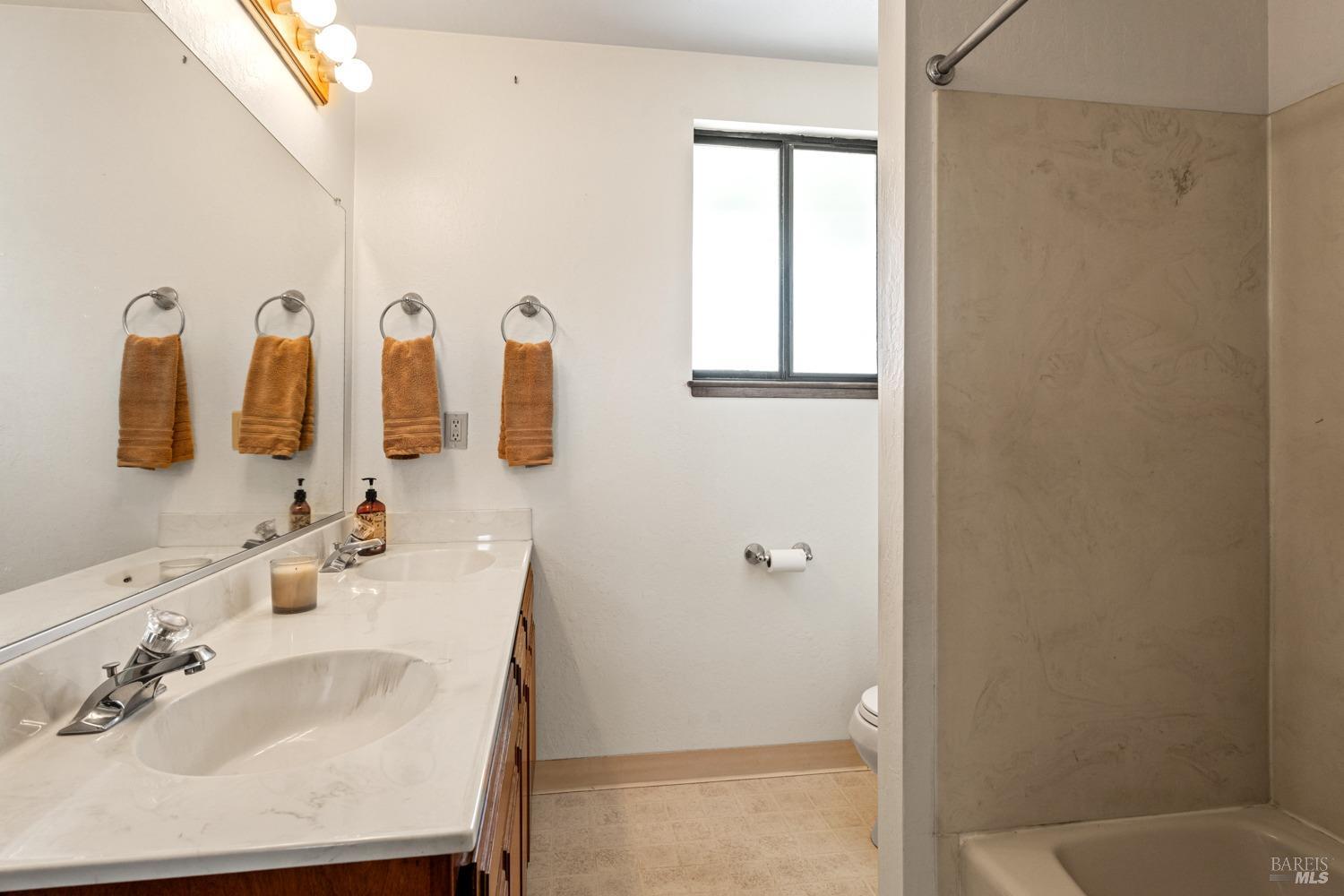 Detail Gallery Image 19 of 27 For 1344 Laurel Ave, Ukiah,  CA 95482 - 3 Beds | 2/1 Baths