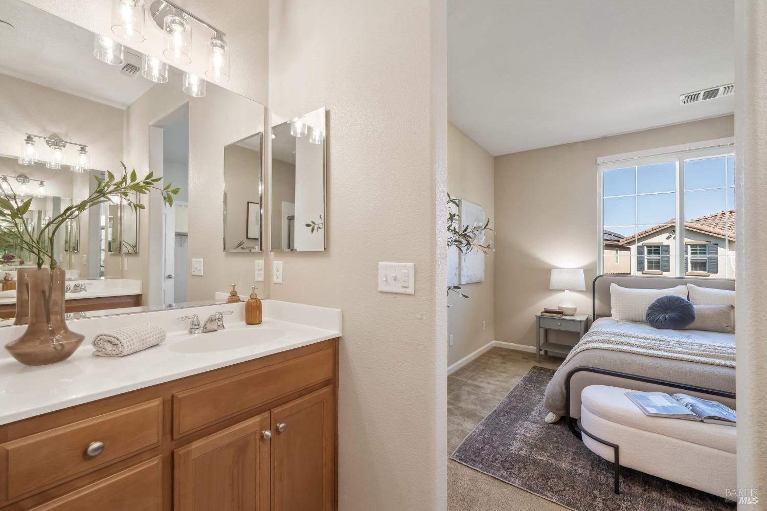 Detail Gallery Image 18 of 35 For 96 Orchard Cir, Hayward,  CA 94544 - 3 Beds | 2/1 Baths
