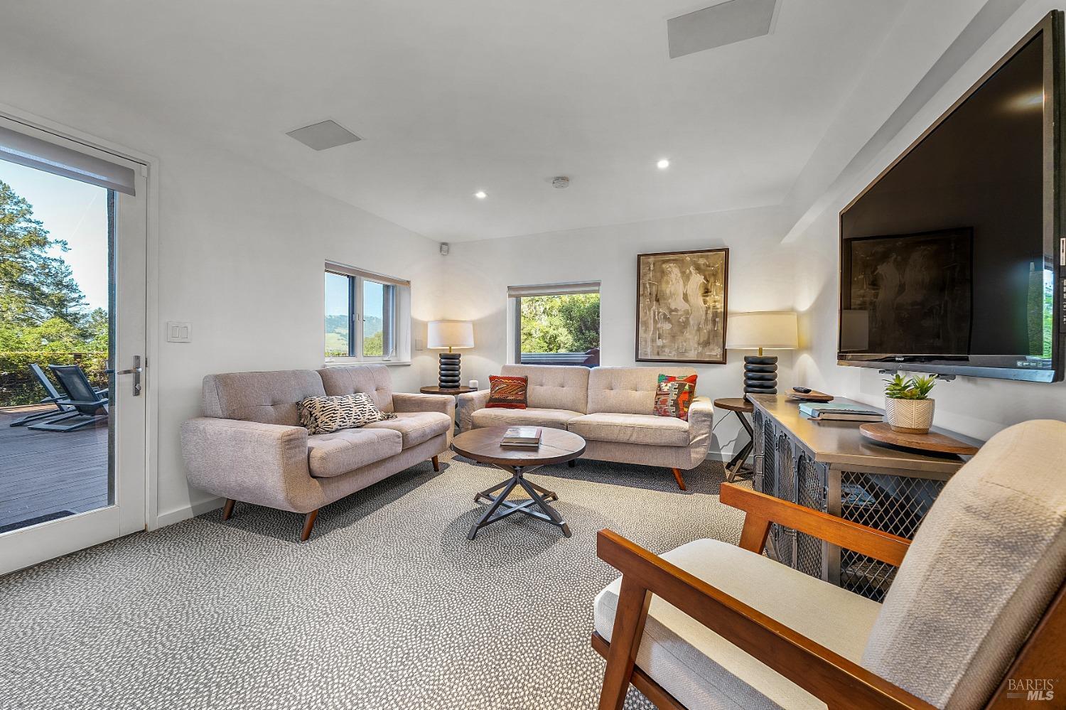 Detail Gallery Image 26 of 69 For 4982 W Soda Rock Ln, Healdsburg,  CA 95448 - 4 Beds | 3/1 Baths