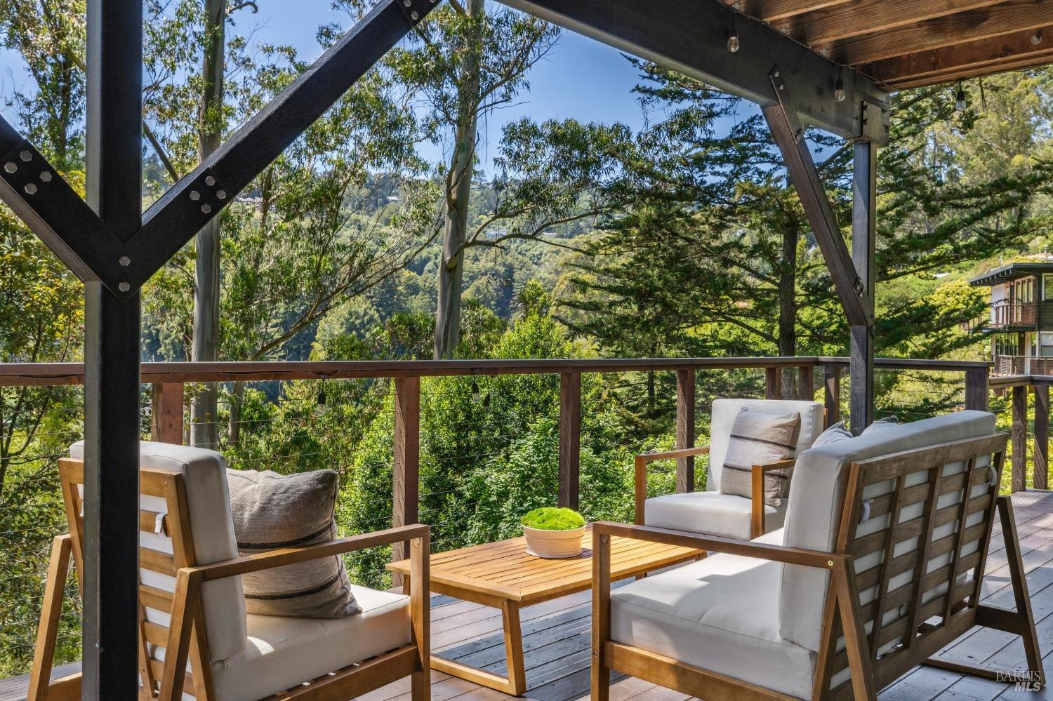 Detail Gallery Image 12 of 47 For 503 Pixie Trl, Mill Valley,  CA 94941 - 4 Beds | 3/2 Baths