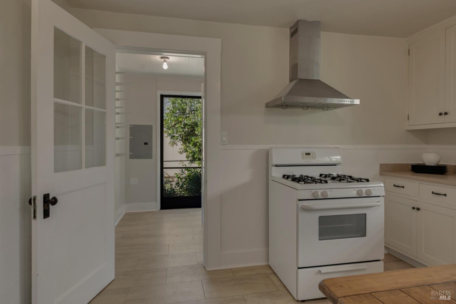 Detail Gallery Image 21 of 48 For 340 Church St, Sonoma,  CA 95476 - 4 Beds | 3/1 Baths