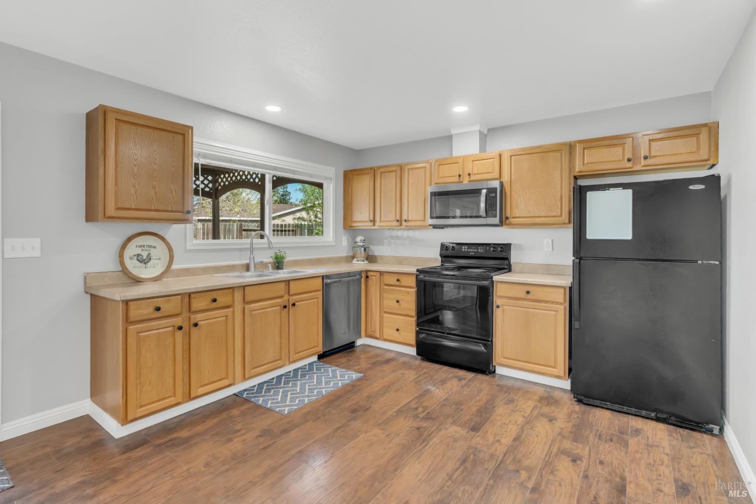 Hyannis Court, Vacaville, California image 14