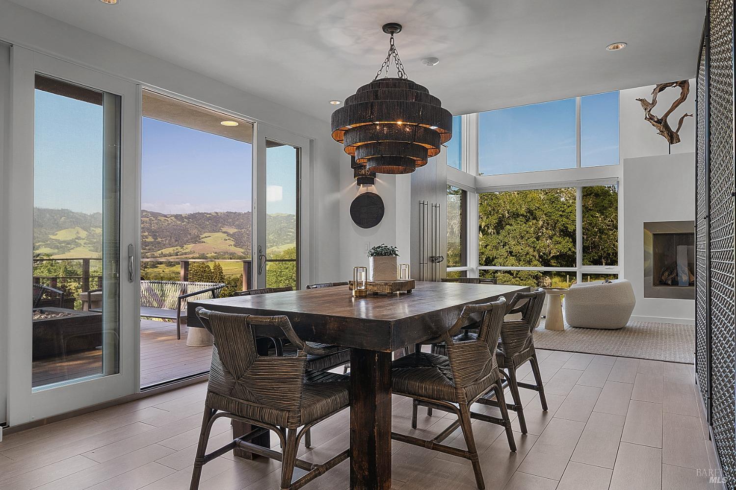 Detail Gallery Image 9 of 69 For 4982 W Soda Rock Ln, Healdsburg,  CA 95448 - 4 Beds | 3/1 Baths
