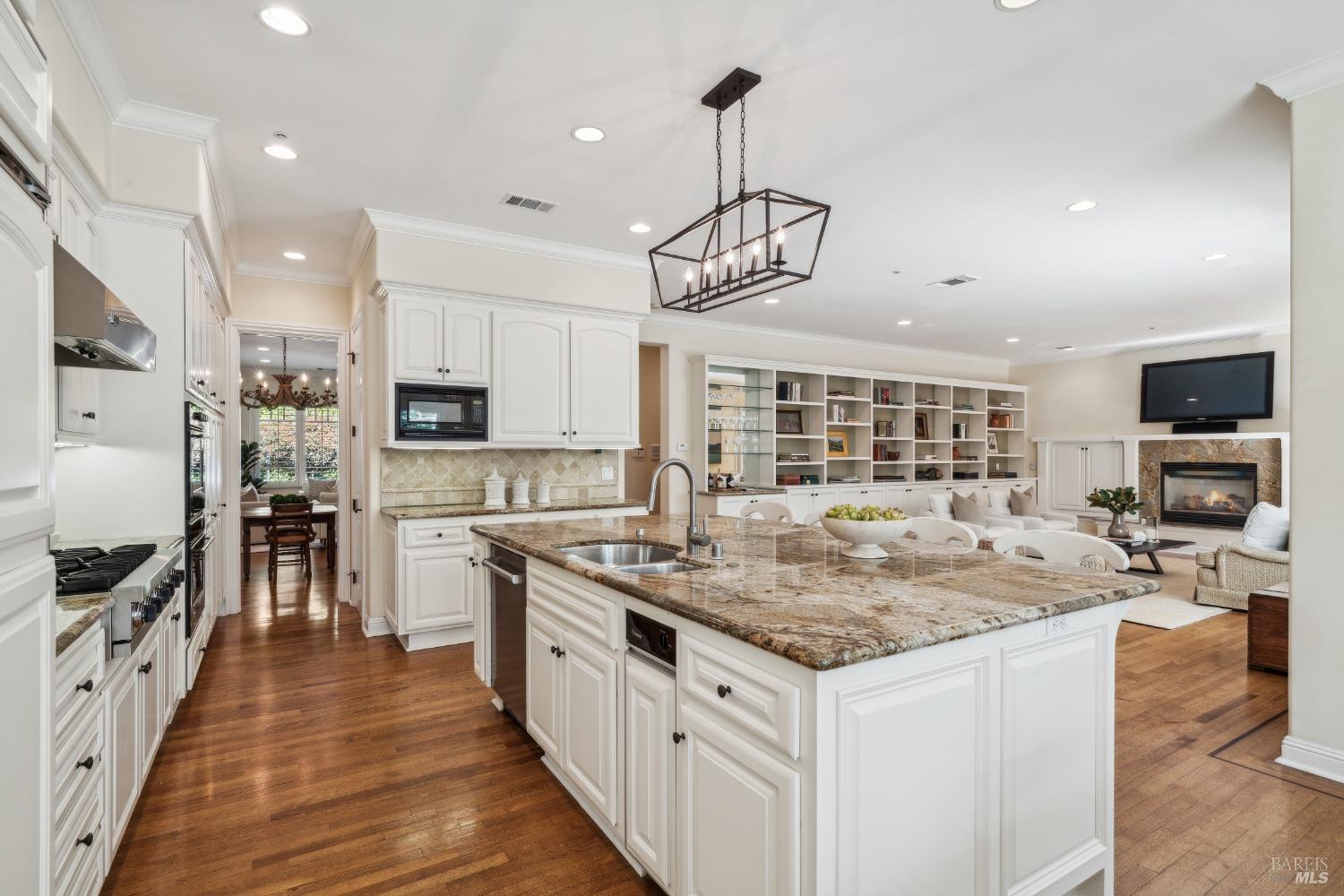 Detail Gallery Image 8 of 21 For 37 Ross Ter, Kentfield,  CA 94904 - 3 Beds | 3/1 Baths