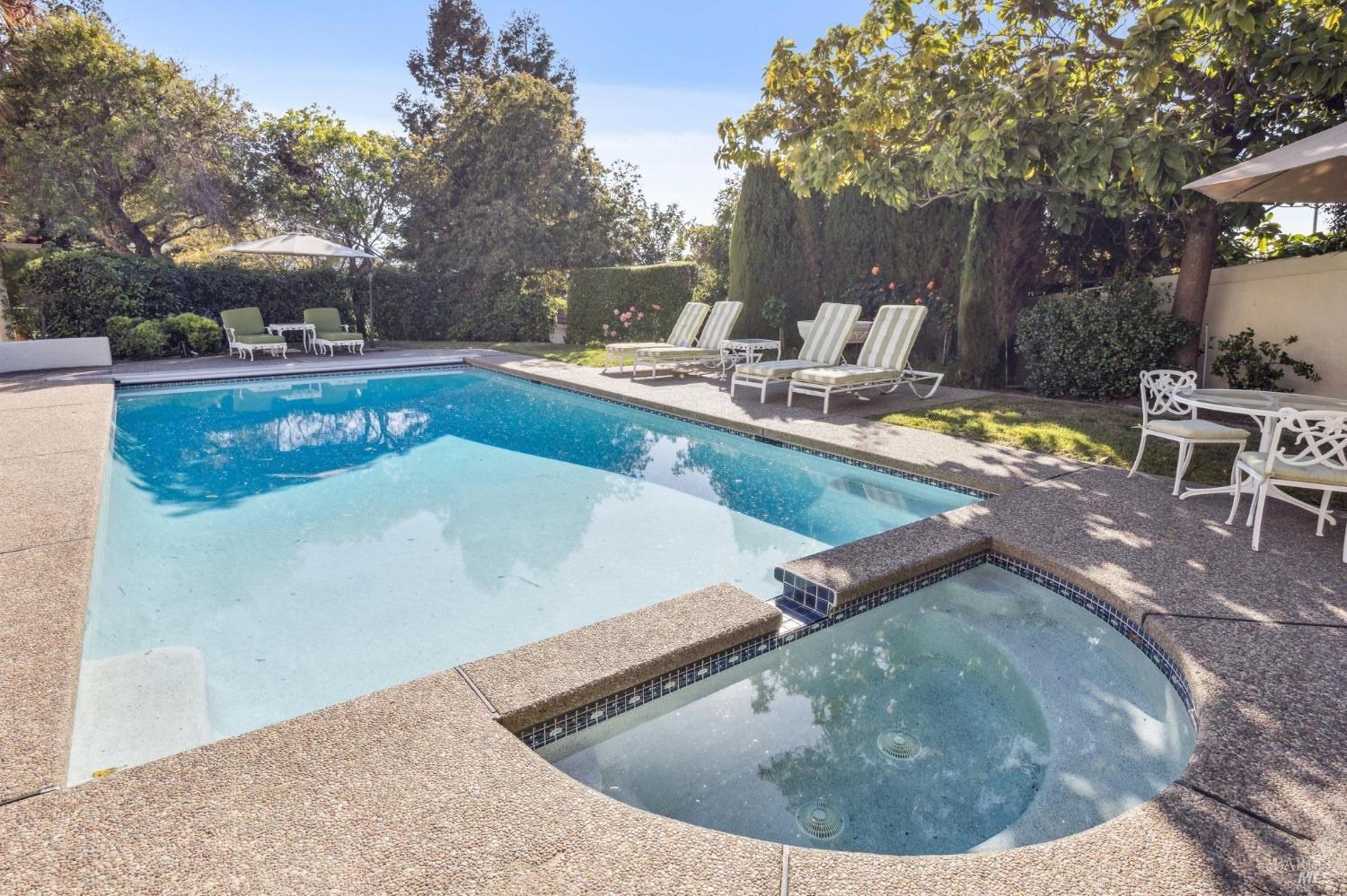 Detail Gallery Image 37 of 71 For 133 Deer Park Ave, San Rafael,  CA 94901 - 6 Beds | 6 Baths