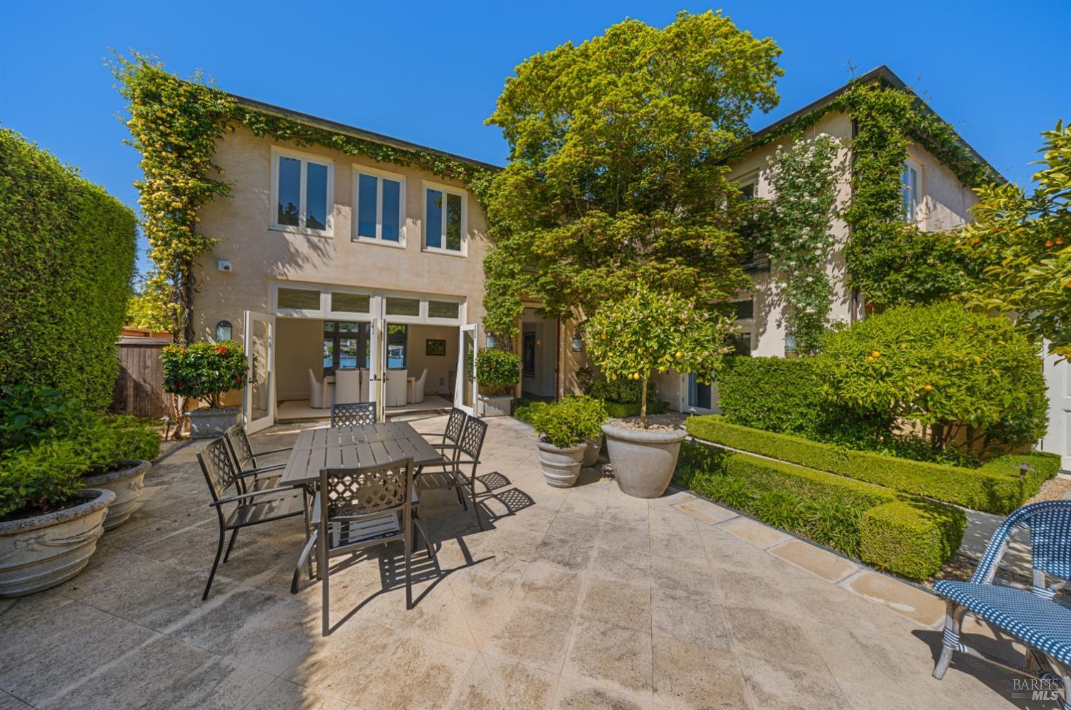 Detail Gallery Image 6 of 73 For 72 Lagoon Rd, Belvedere,  CA 94920 - 4 Beds | 2/1 Baths