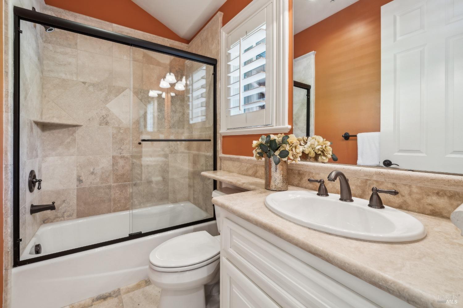 Detail Gallery Image 16 of 21 For 37 Ross Ter, Kentfield,  CA 94904 - 3 Beds | 3/1 Baths