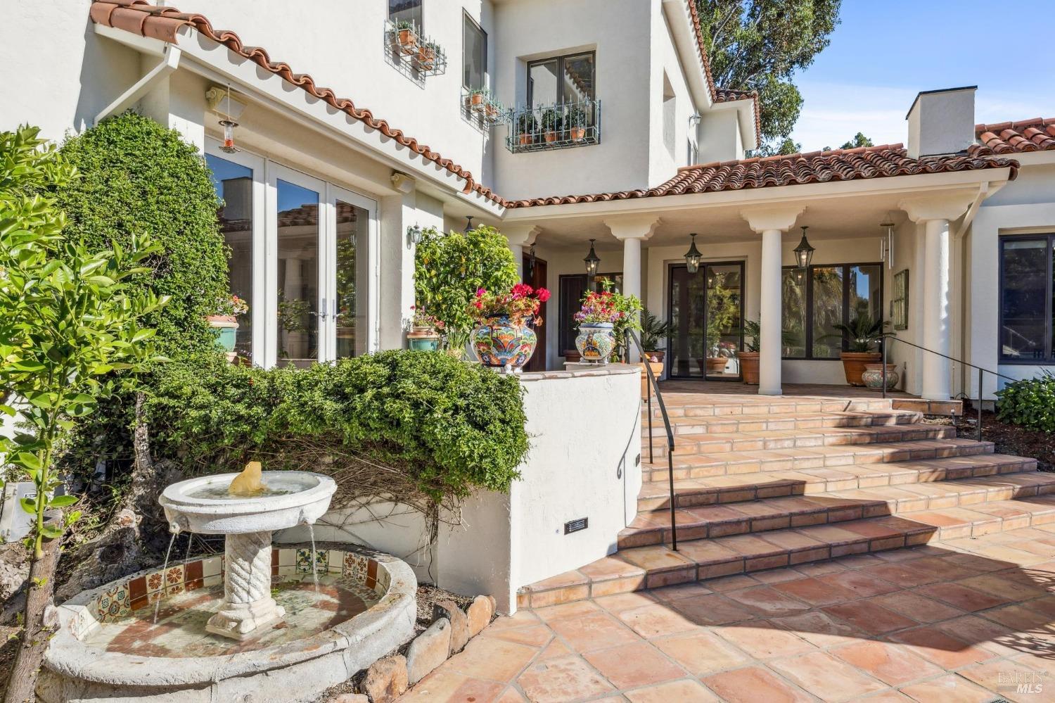 Detail Gallery Image 5 of 71 For 133 Deer Park Ave, San Rafael,  CA 94901 - 6 Beds | 6 Baths