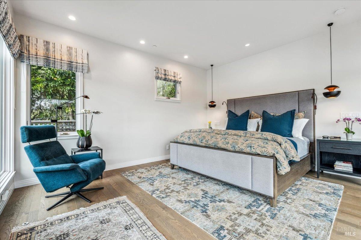 Detail Gallery Image 17 of 72 For 20 Lagoon Rd, Belvedere,  CA 94920 - 4 Beds | 4/1 Baths