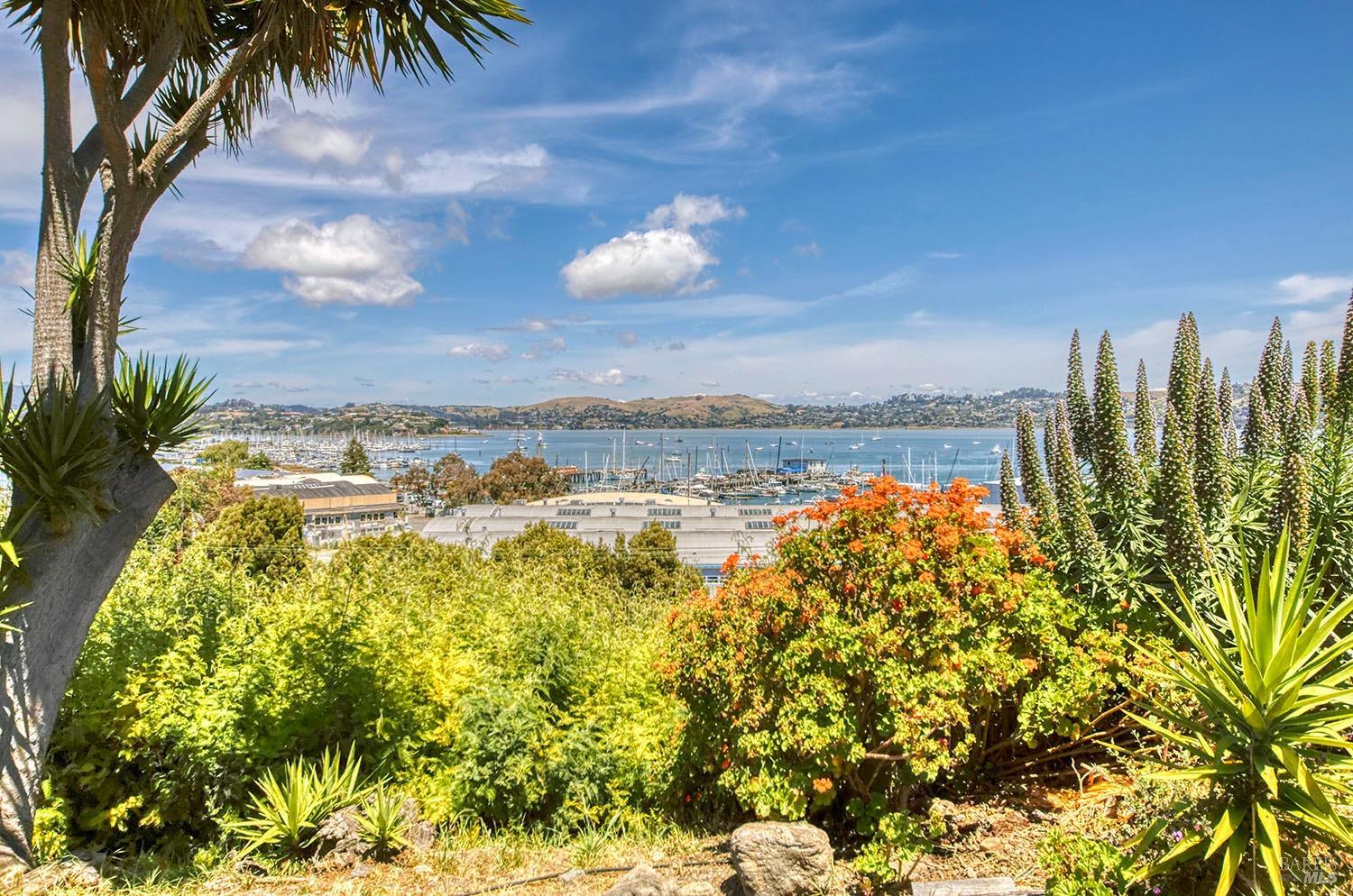 Detail Gallery Image 2 of 35 For 503 Easterby St, Sausalito,  CA 94965 - – Beds | – Baths