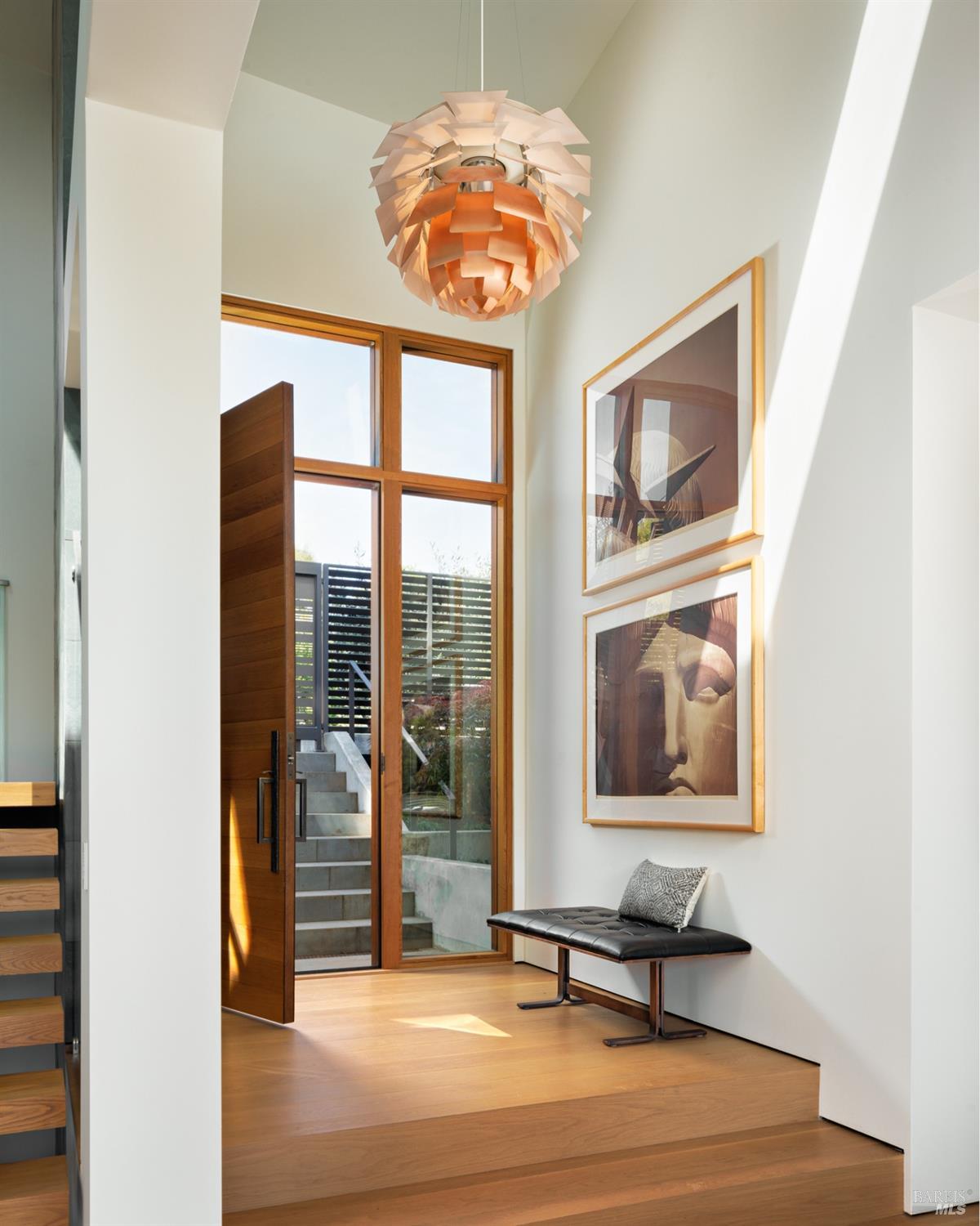Detail Gallery Image 8 of 49 For 2 Upper Alcatraz Pl, Mill Valley,  CA 94941 - 5 Beds | 5/1 Baths