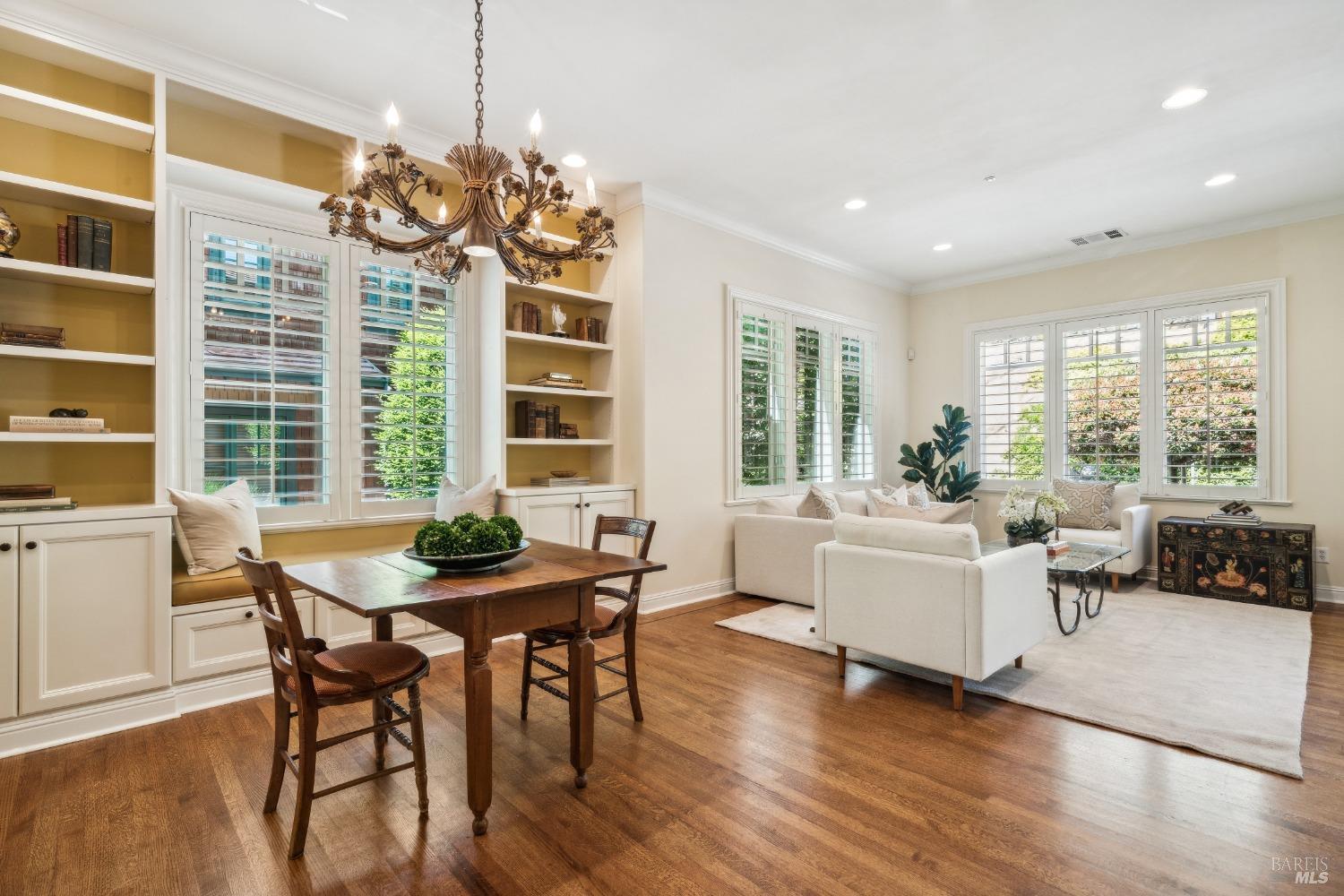 Detail Gallery Image 4 of 21 For 37 Ross Ter, Kentfield,  CA 94904 - 3 Beds | 3/1 Baths