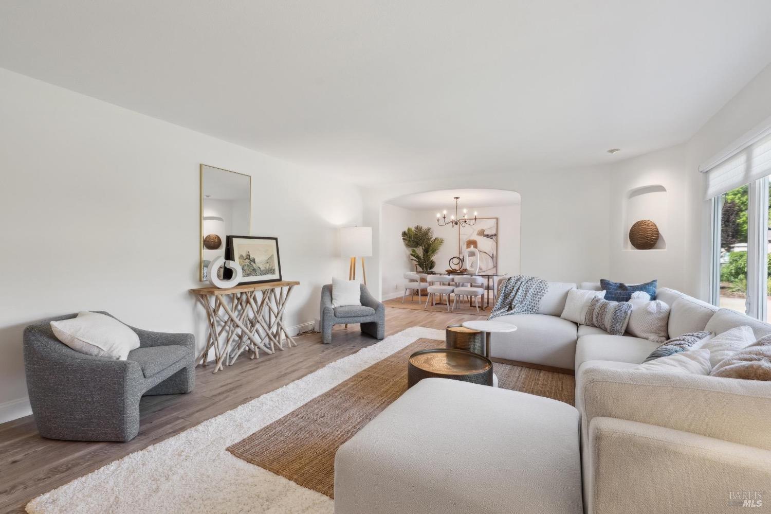 Detail Gallery Image 12 of 61 For 249 Los Palos St, Sonoma,  CA 95476 - 3 Beds | 3 Baths