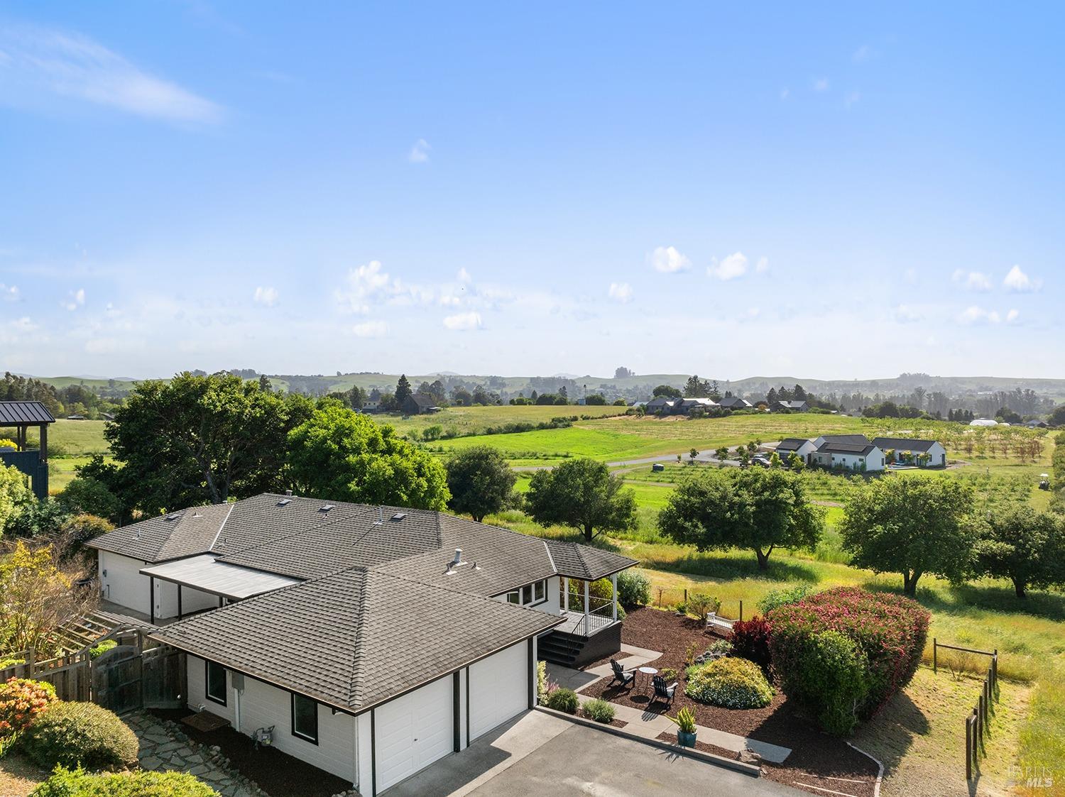 Detail Gallery Image 50 of 64 For 2022 Live Oak Farm Ln, Petaluma,  CA 94952 - 3 Beds | 2/1 Baths