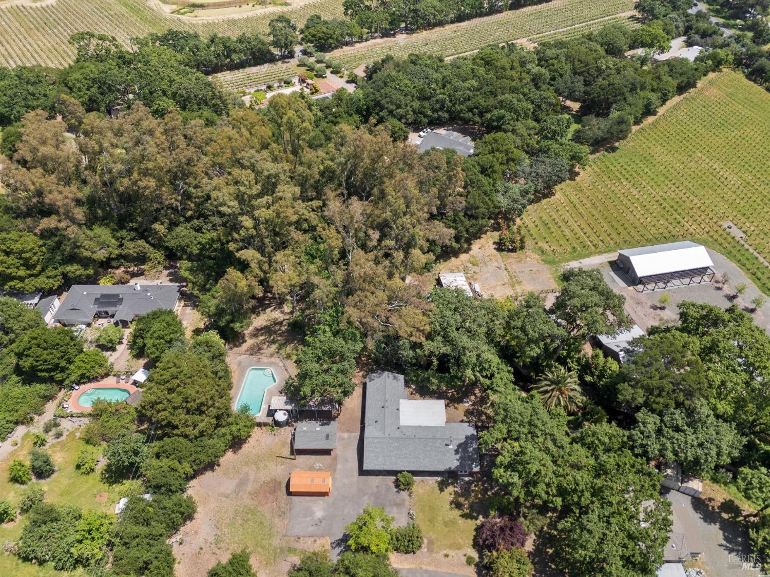 Detail Gallery Image 2 of 30 For 1610 Napa Rd, Sonoma,  CA 95476 - 3 Beds | 3 Baths