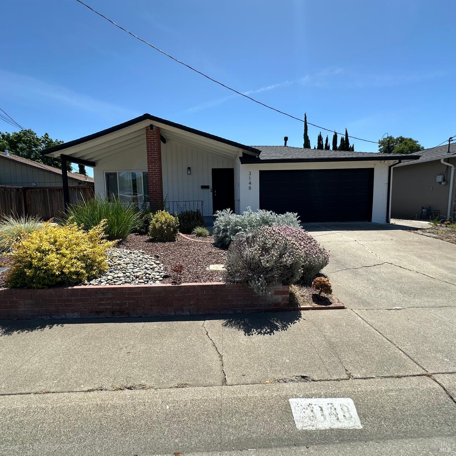 Detail Gallery Image 1 of 1 For 3148 Bonifacio St, Concord,  CA 94519 - 3 Beds | 2 Baths