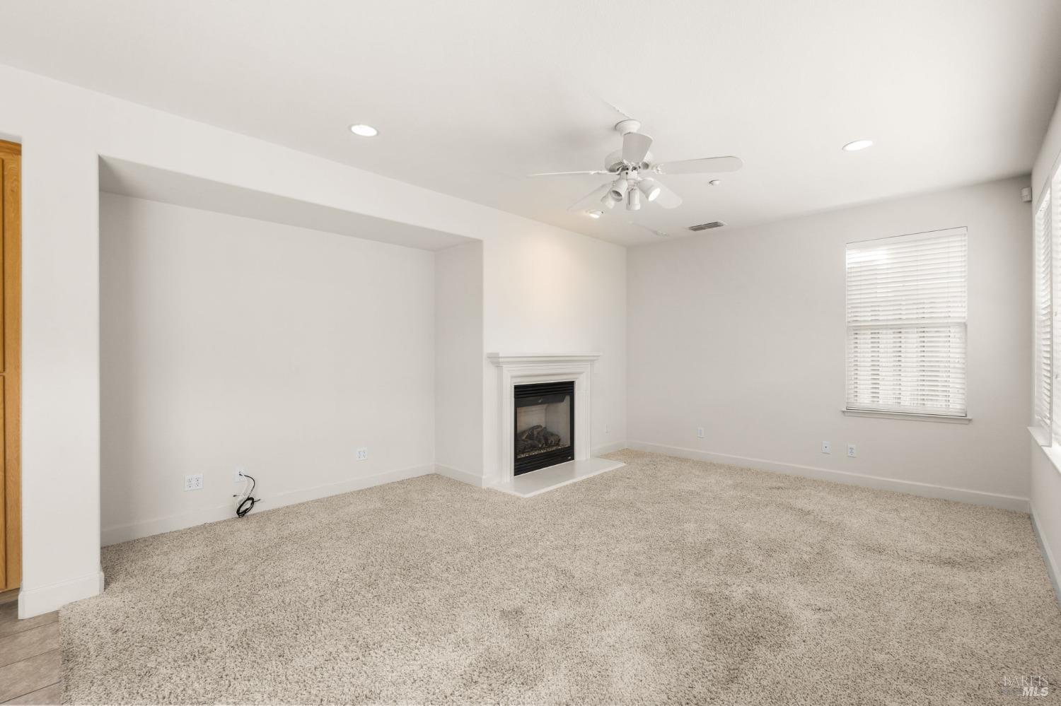 Detail Gallery Image 10 of 35 For 101 Ranch Dr, Novato,  CA 94945 - 3 Beds | 2/1 Baths