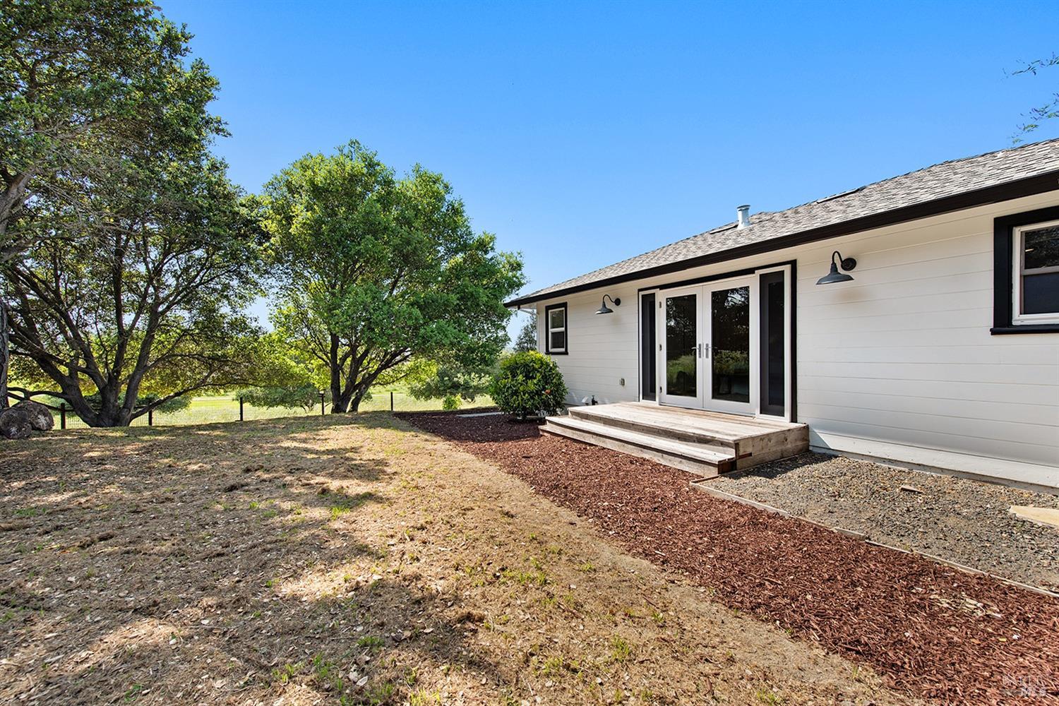 Detail Gallery Image 41 of 64 For 2022 Live Oak Farm Ln, Petaluma,  CA 94952 - 3 Beds | 2/1 Baths