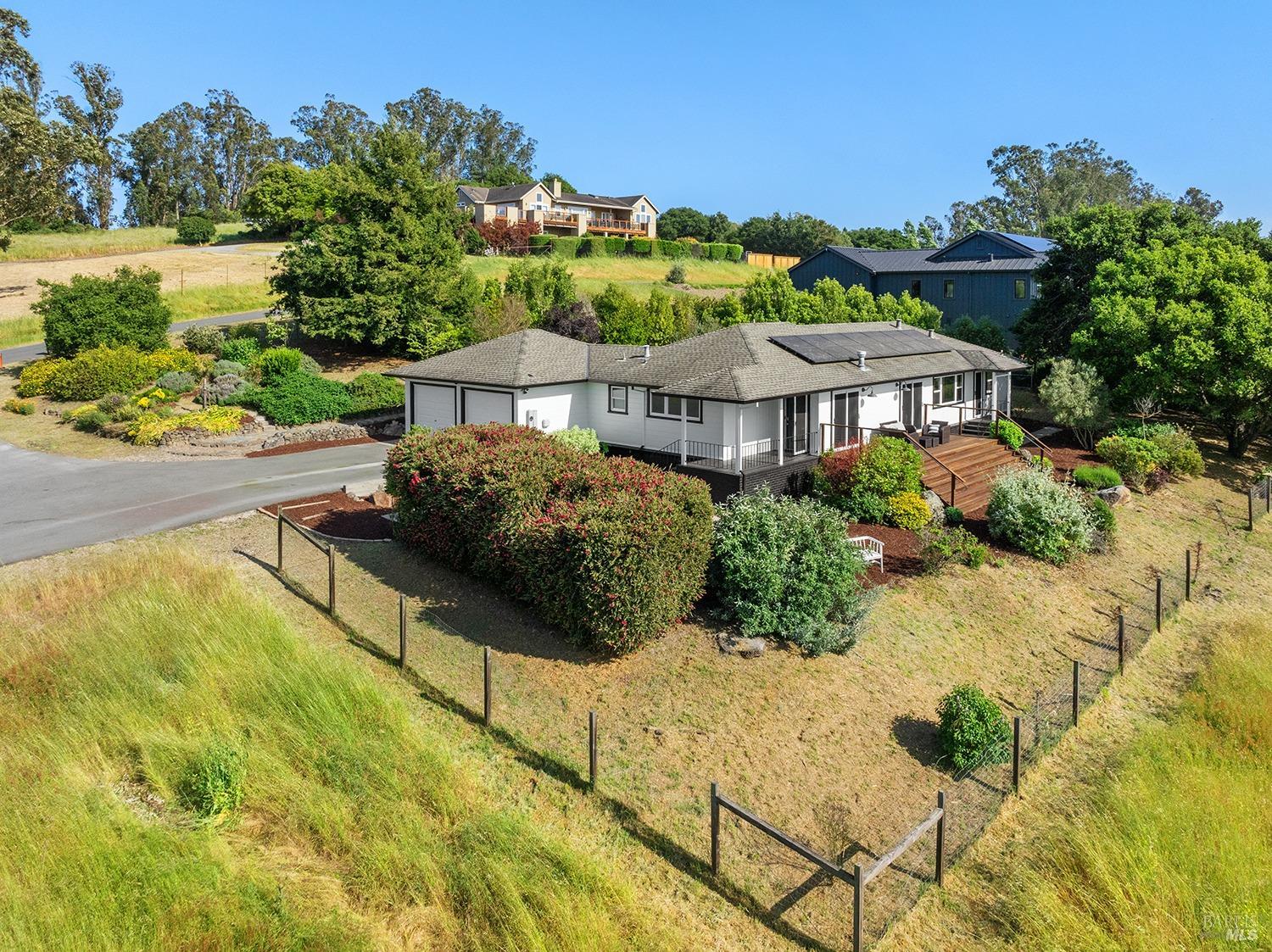 Detail Gallery Image 53 of 64 For 2022 Live Oak Farm Ln, Petaluma,  CA 94952 - 3 Beds | 2/1 Baths