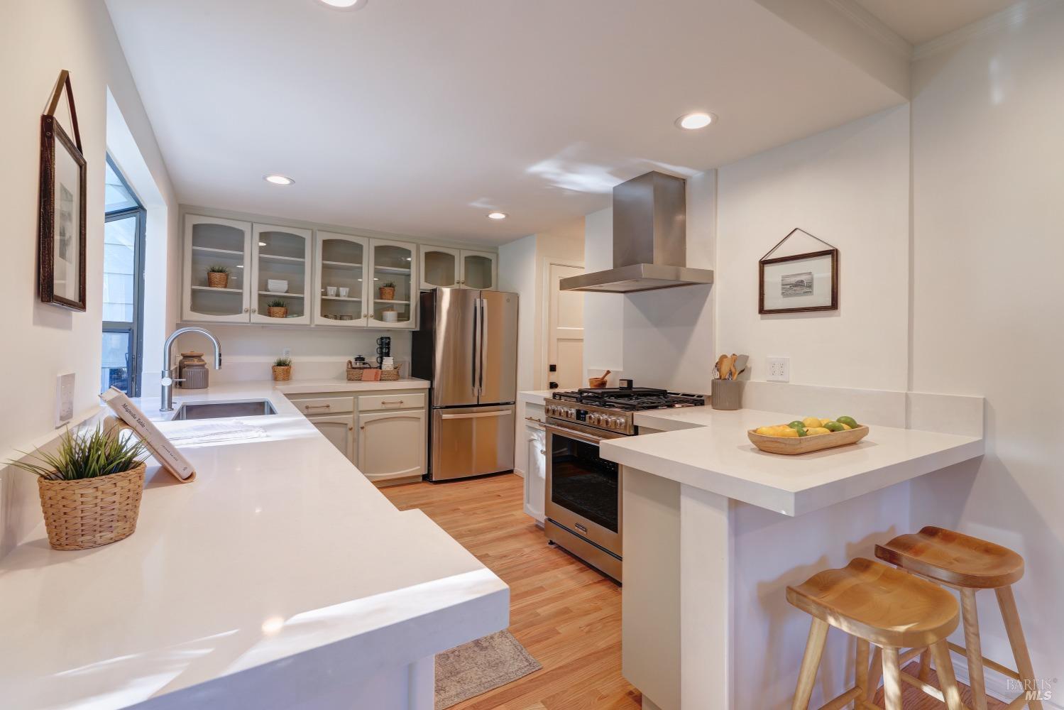 Detail Gallery Image 13 of 38 For 239 W Blithedale Ave, Mill Valley,  CA 94941 - 3 Beds | 2 Baths