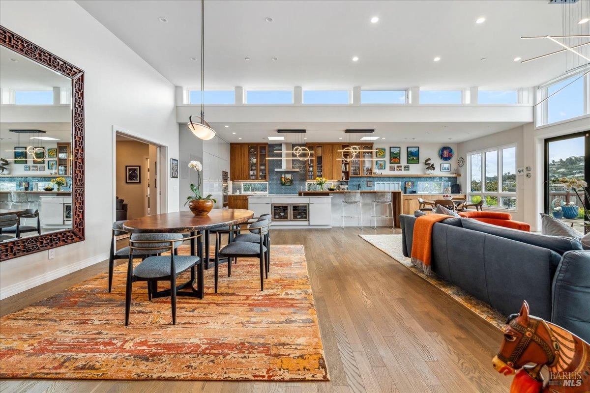 Detail Gallery Image 6 of 72 For 20 Lagoon Rd, Belvedere,  CA 94920 - 4 Beds | 4/1 Baths