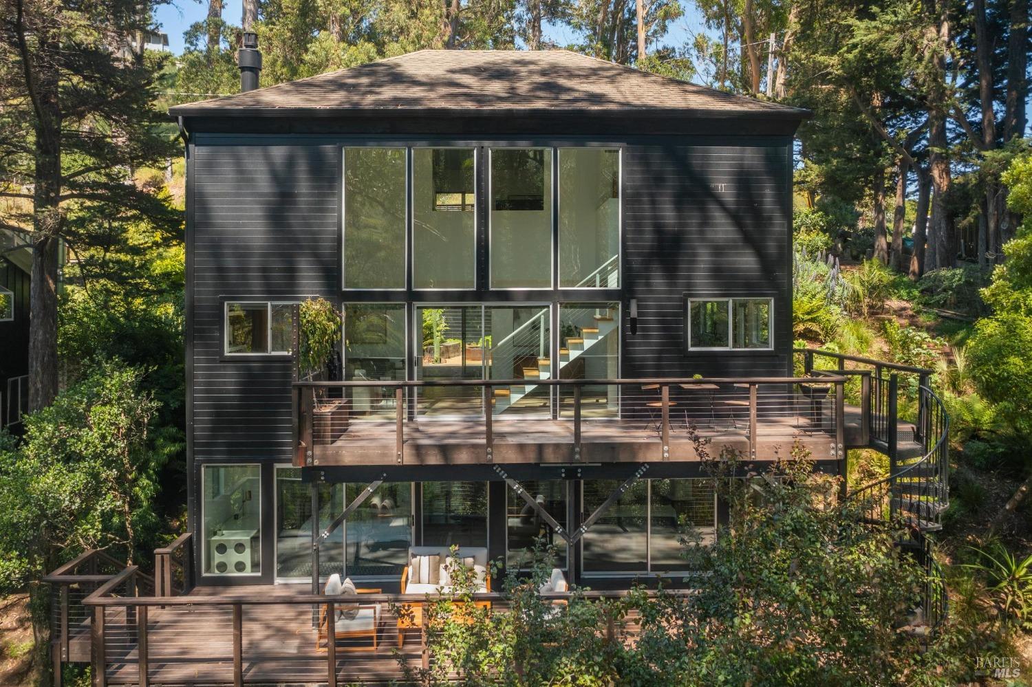 Detail Gallery Image 2 of 47 For 503 Pixie Trl, Mill Valley,  CA 94941 - 4 Beds | 3/2 Baths
