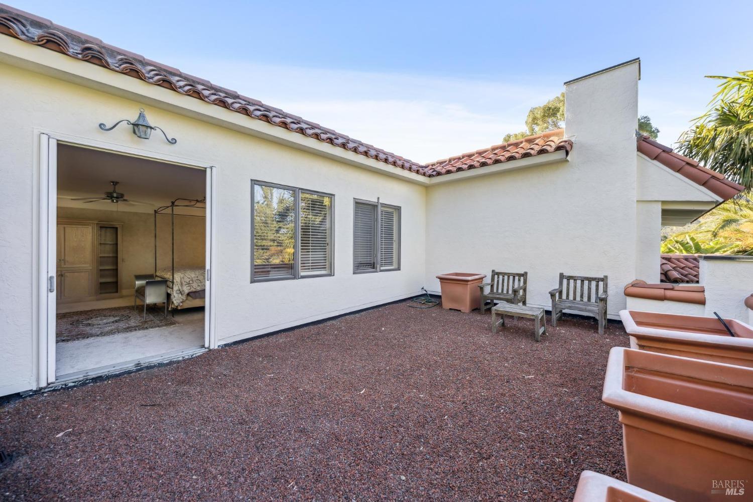 Detail Gallery Image 20 of 71 For 133 Deer Park Ave, San Rafael,  CA 94901 - 6 Beds | 6 Baths
