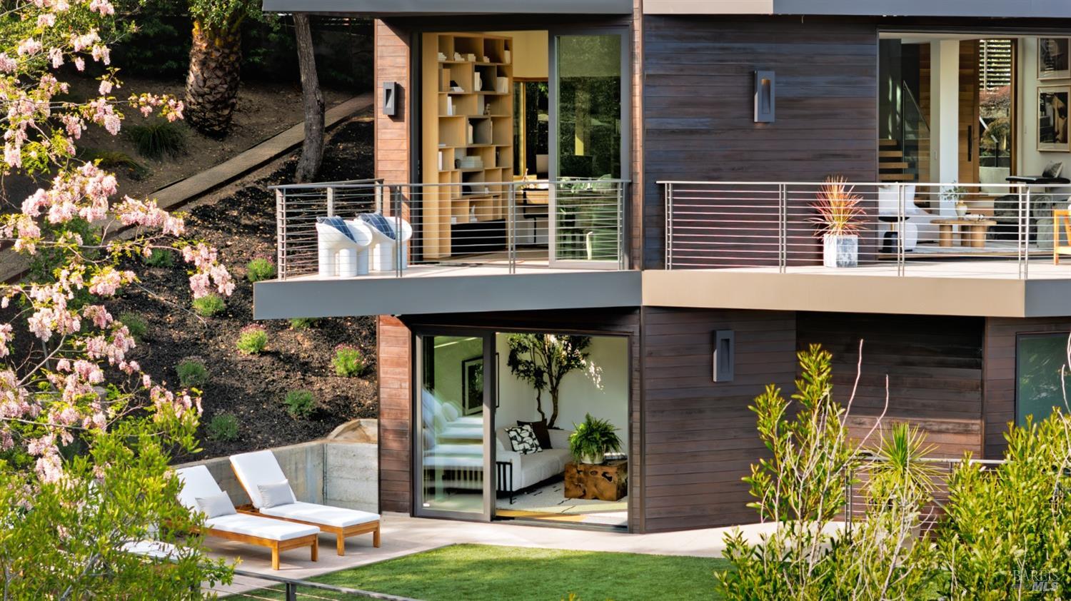 Detail Gallery Image 41 of 49 For 2 Upper Alcatraz Pl, Mill Valley,  CA 94941 - 5 Beds | 5/1 Baths