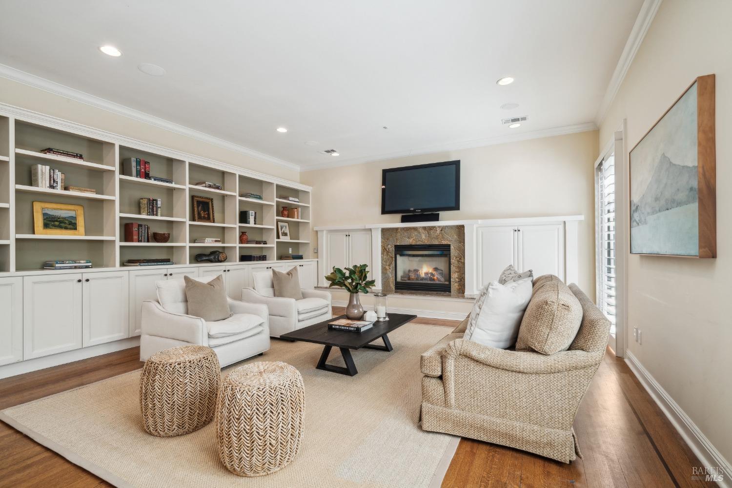 Detail Gallery Image 5 of 21 For 37 Ross Ter, Kentfield,  CA 94904 - 3 Beds | 3/1 Baths