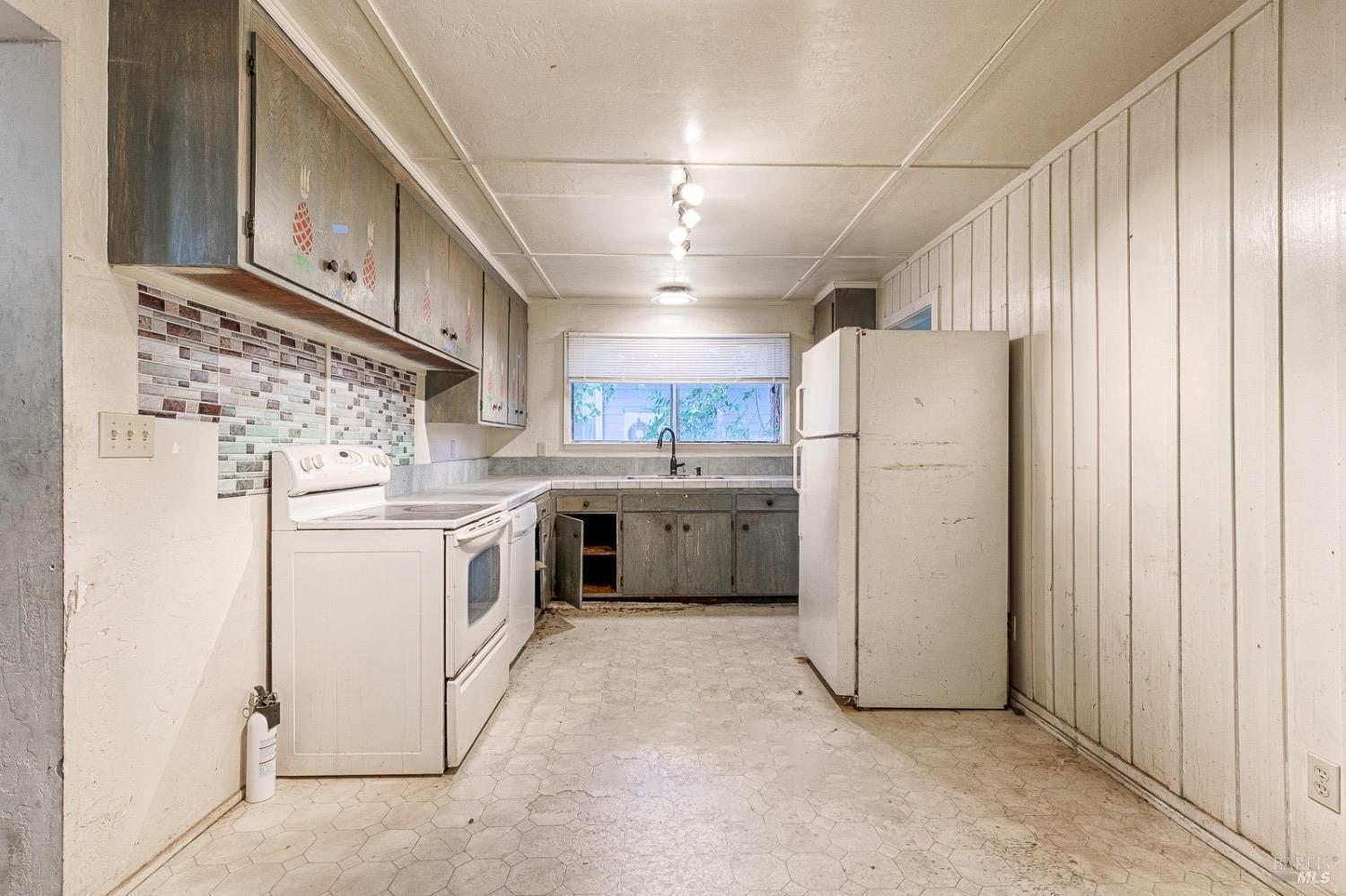 Detail Gallery Image 8 of 25 For 16344 5th St, Guerneville,  CA 95446 - 3 Beds | 1 Baths