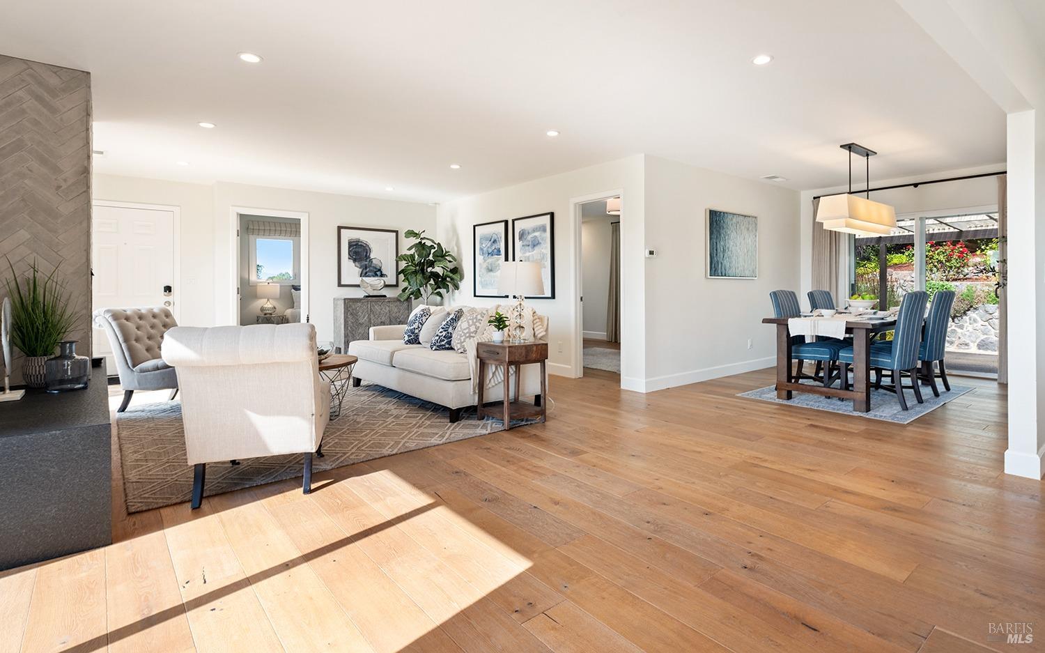 Detail Gallery Image 18 of 64 For 2022 Live Oak Farm Ln, Petaluma,  CA 94952 - 3 Beds | 2/1 Baths