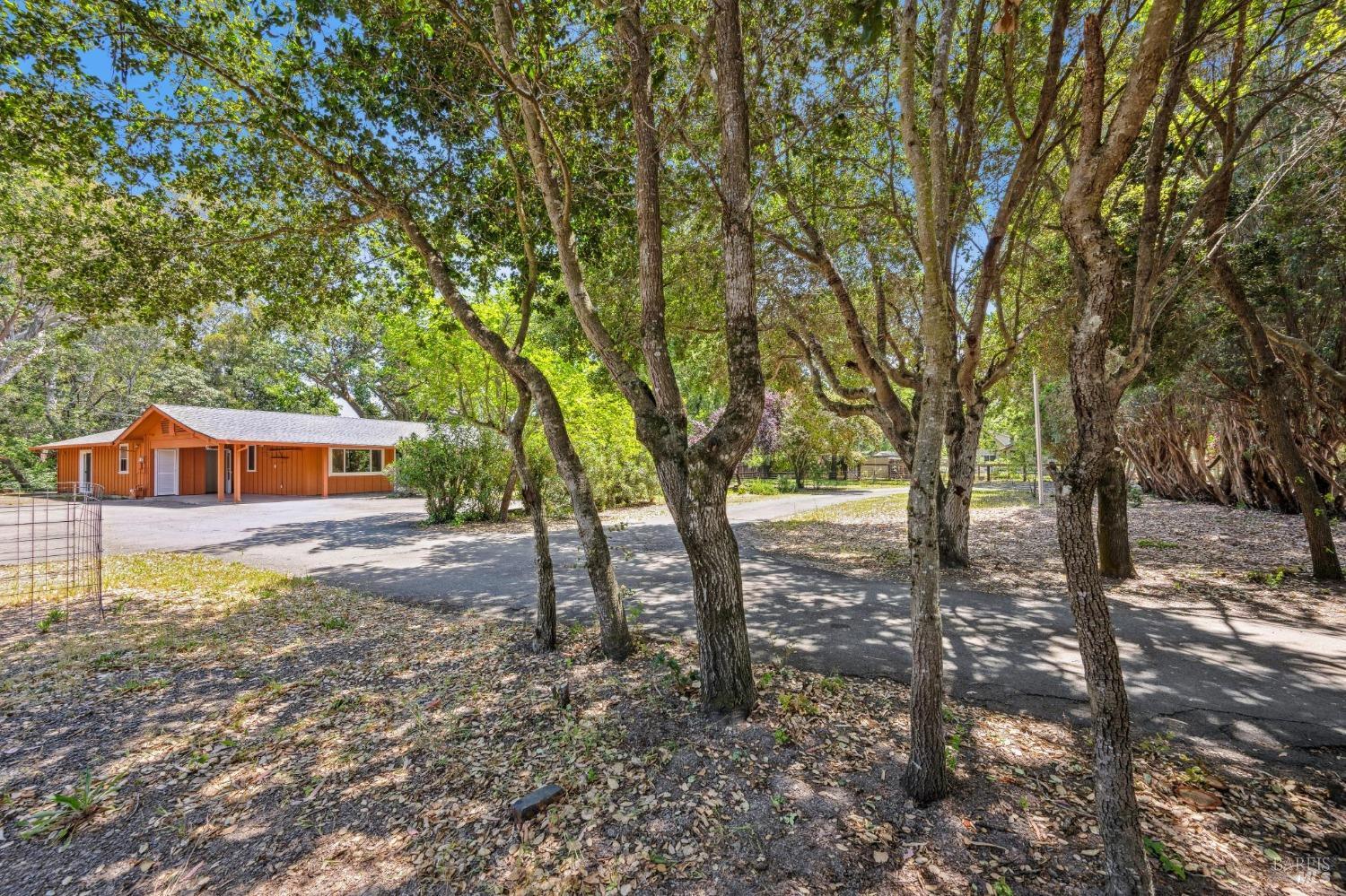 Detail Gallery Image 3 of 30 For 1610 Napa Rd, Sonoma,  CA 95476 - 3 Beds | 3 Baths