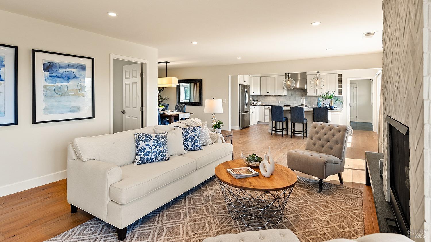 Detail Gallery Image 6 of 64 For 2022 Live Oak Farm Ln, Petaluma,  CA 94952 - 3 Beds | 2/1 Baths