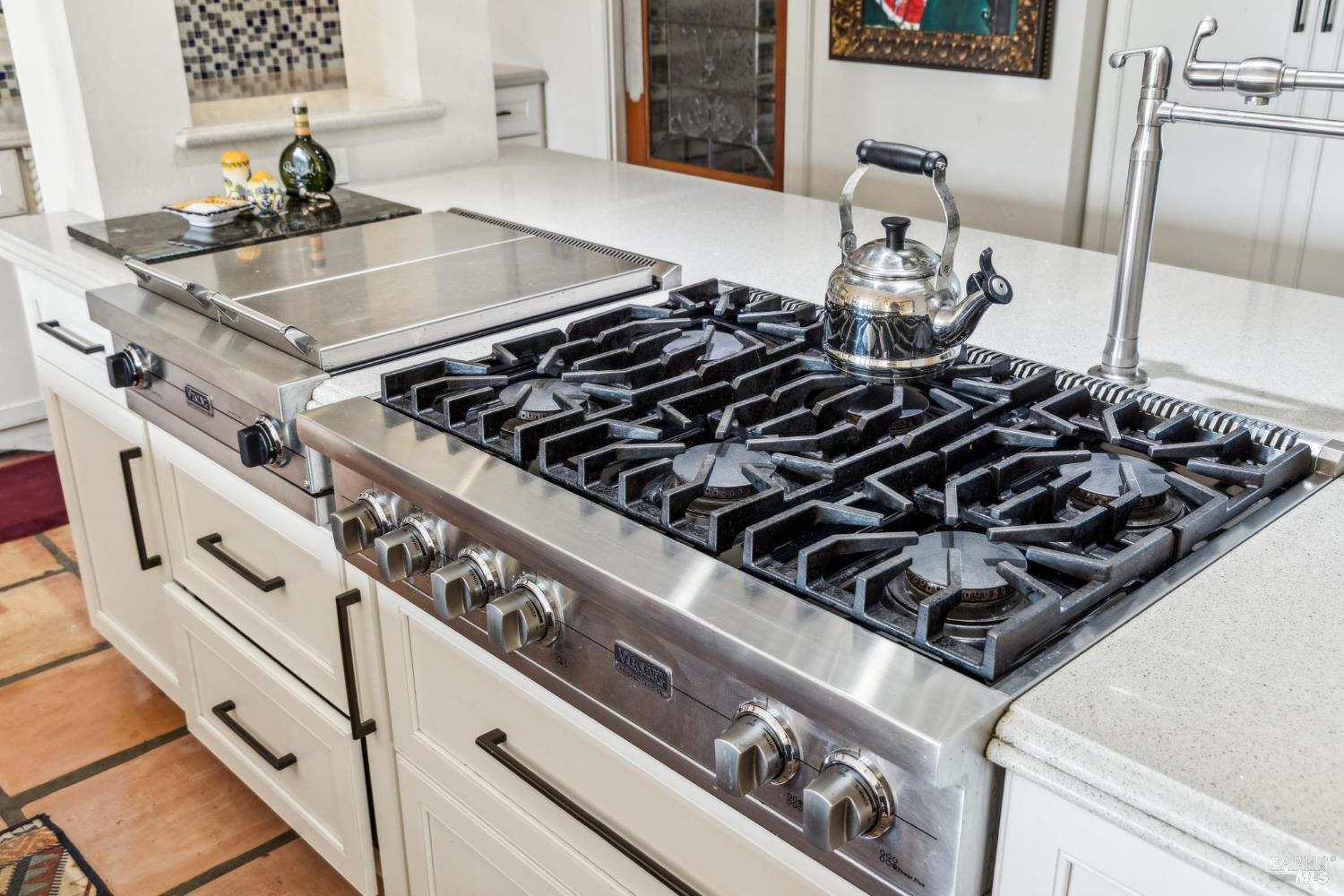 Detail Gallery Image 50 of 71 For 133 Deer Park Ave, San Rafael,  CA 94901 - 6 Beds | 6 Baths