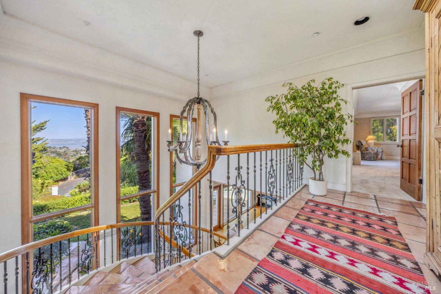 Detail Gallery Image 17 of 71 For 133 Deer Park Ave, San Rafael,  CA 94901 - 6 Beds | 6 Baths