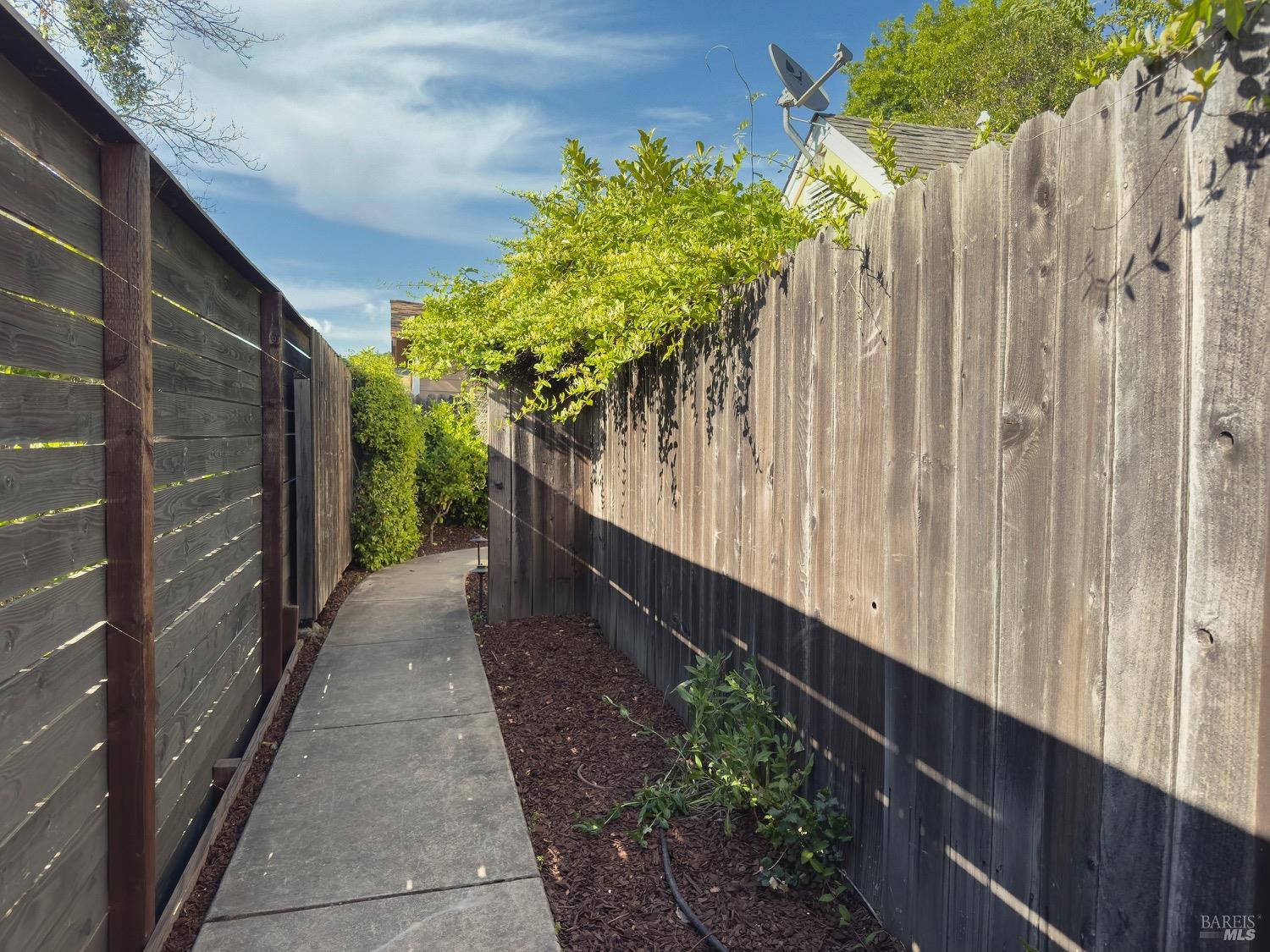 Detail Gallery Image 6 of 48 For 340 Church St, Sonoma,  CA 95476 - 4 Beds | 3/1 Baths