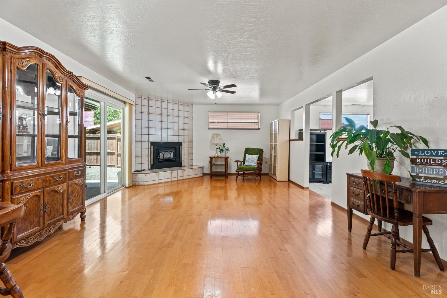 Detail Gallery Image 7 of 27 For 1344 Laurel Ave, Ukiah,  CA 95482 - 3 Beds | 2/1 Baths