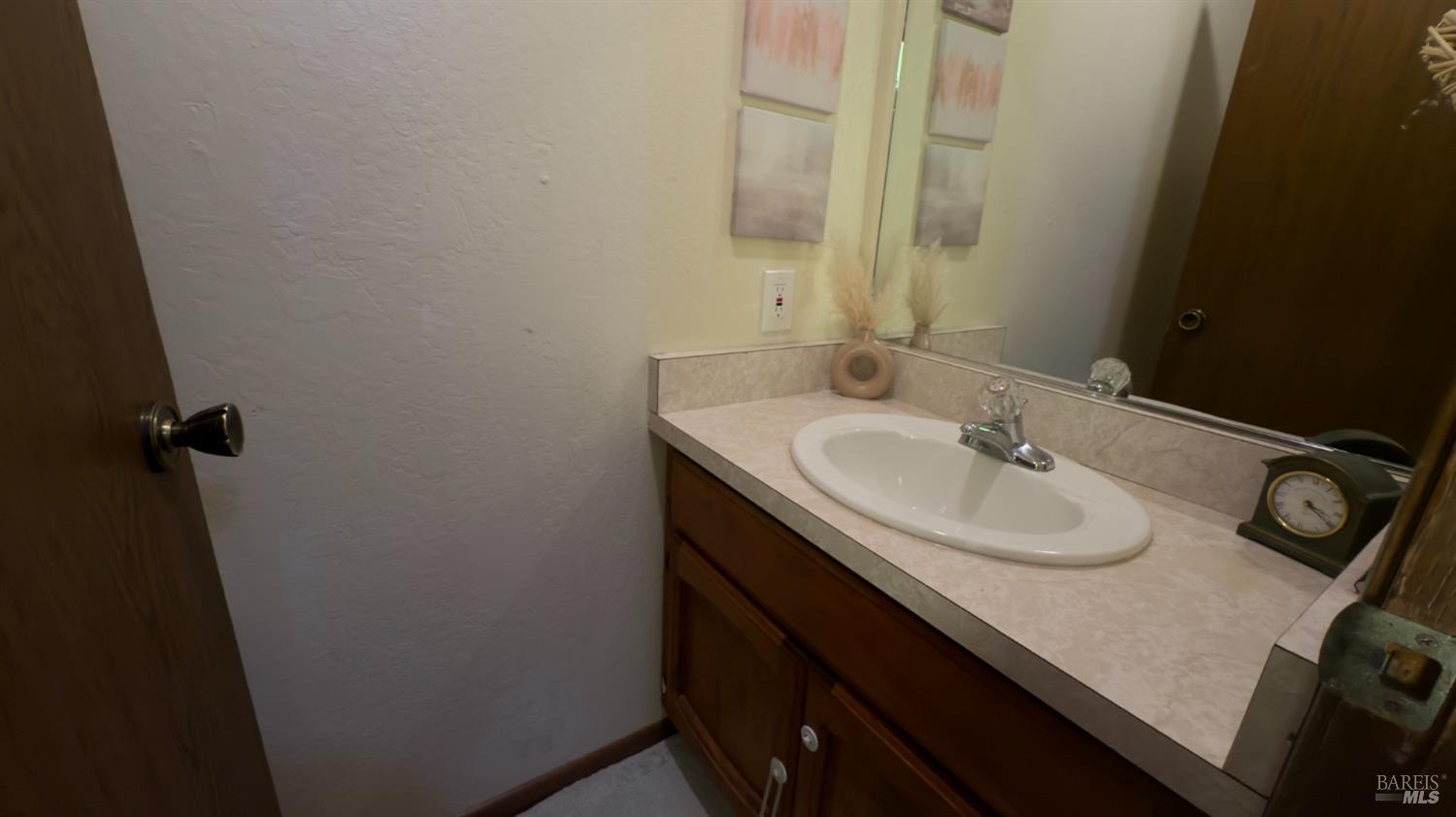 Detail Gallery Image 4 of 16 For 25248 Robinson Rd, Willits,  CA 95490 - – Beds | – Baths