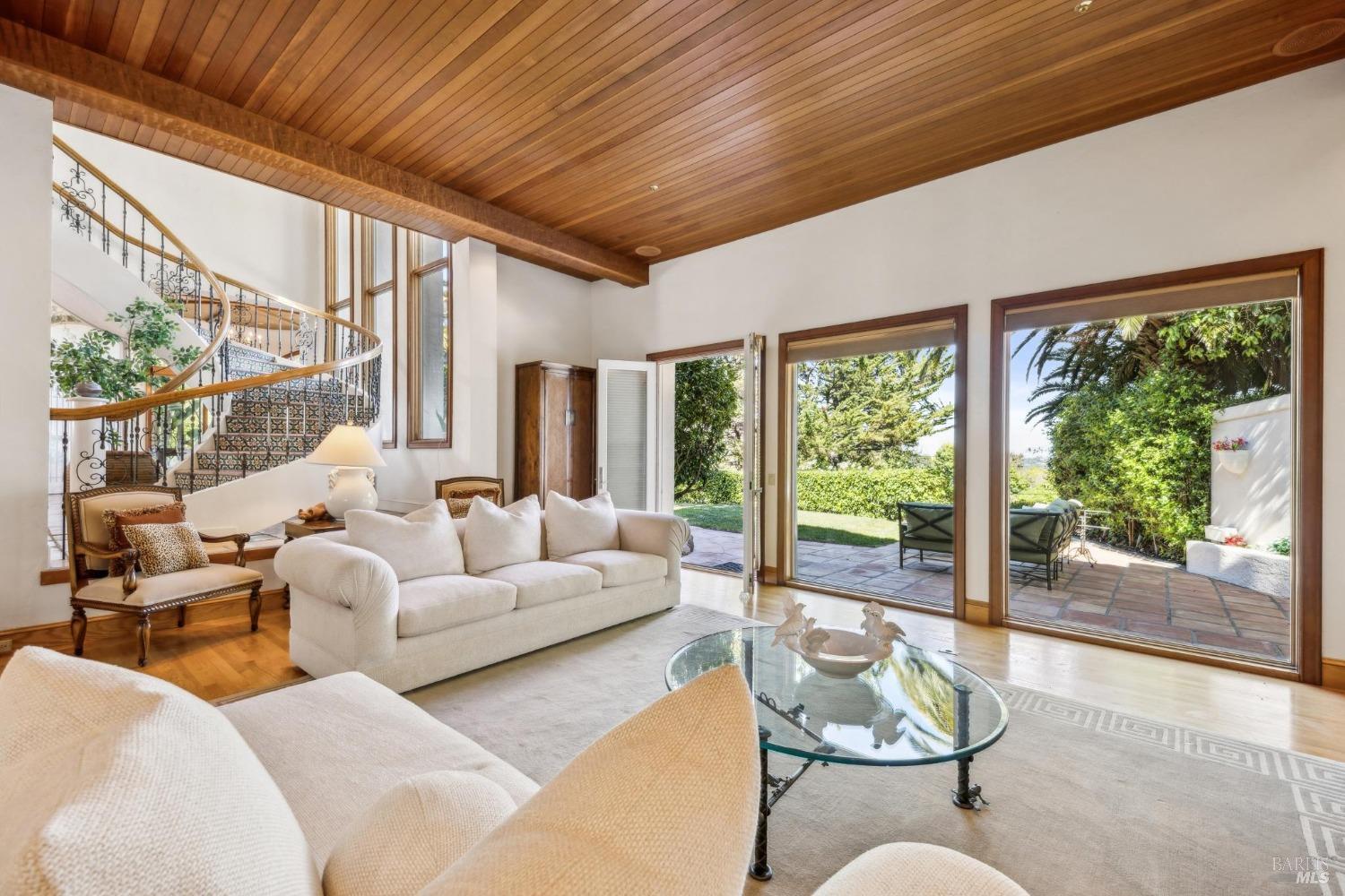 Detail Gallery Image 7 of 71 For 133 Deer Park Ave, San Rafael,  CA 94901 - 6 Beds | 6 Baths