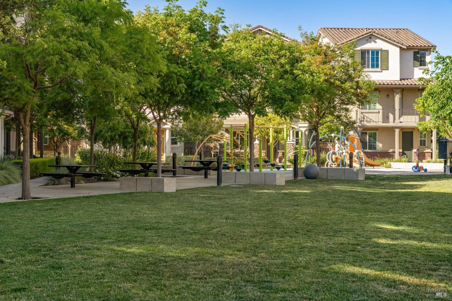Detail Gallery Image 31 of 35 For 96 Orchard Cir, Hayward,  CA 94544 - 3 Beds | 2/1 Baths