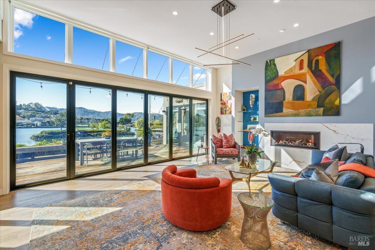 Detail Gallery Image 40 of 72 For 20 Lagoon Rd, Belvedere,  CA 94920 - 4 Beds | 4/1 Baths
