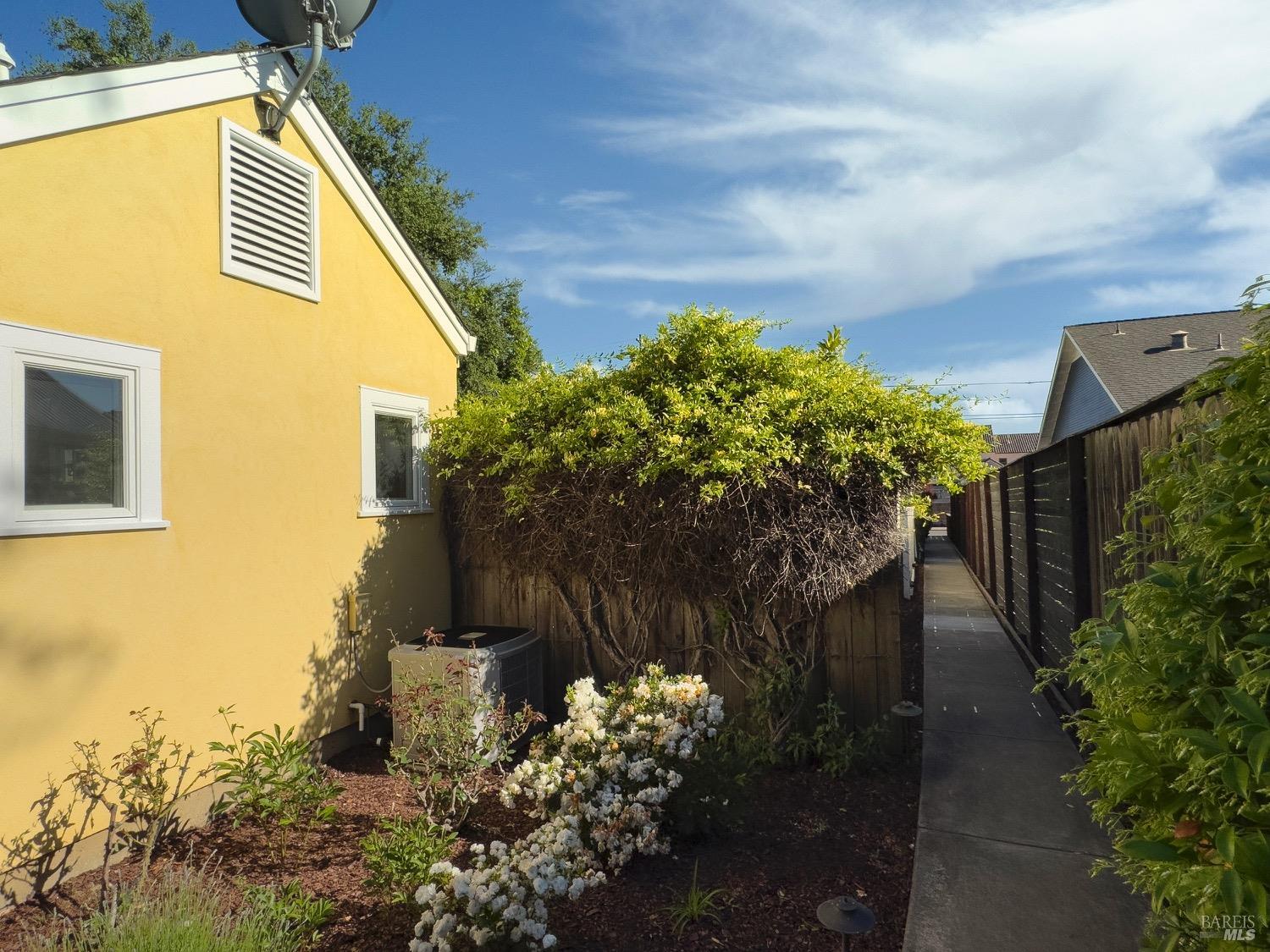 Detail Gallery Image 37 of 48 For 340 Church St, Sonoma,  CA 95476 - 4 Beds | 3/1 Baths