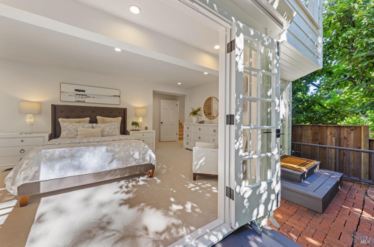 Detail Gallery Image 27 of 38 For 239 W Blithedale Ave, Mill Valley,  CA 94941 - 3 Beds | 2 Baths