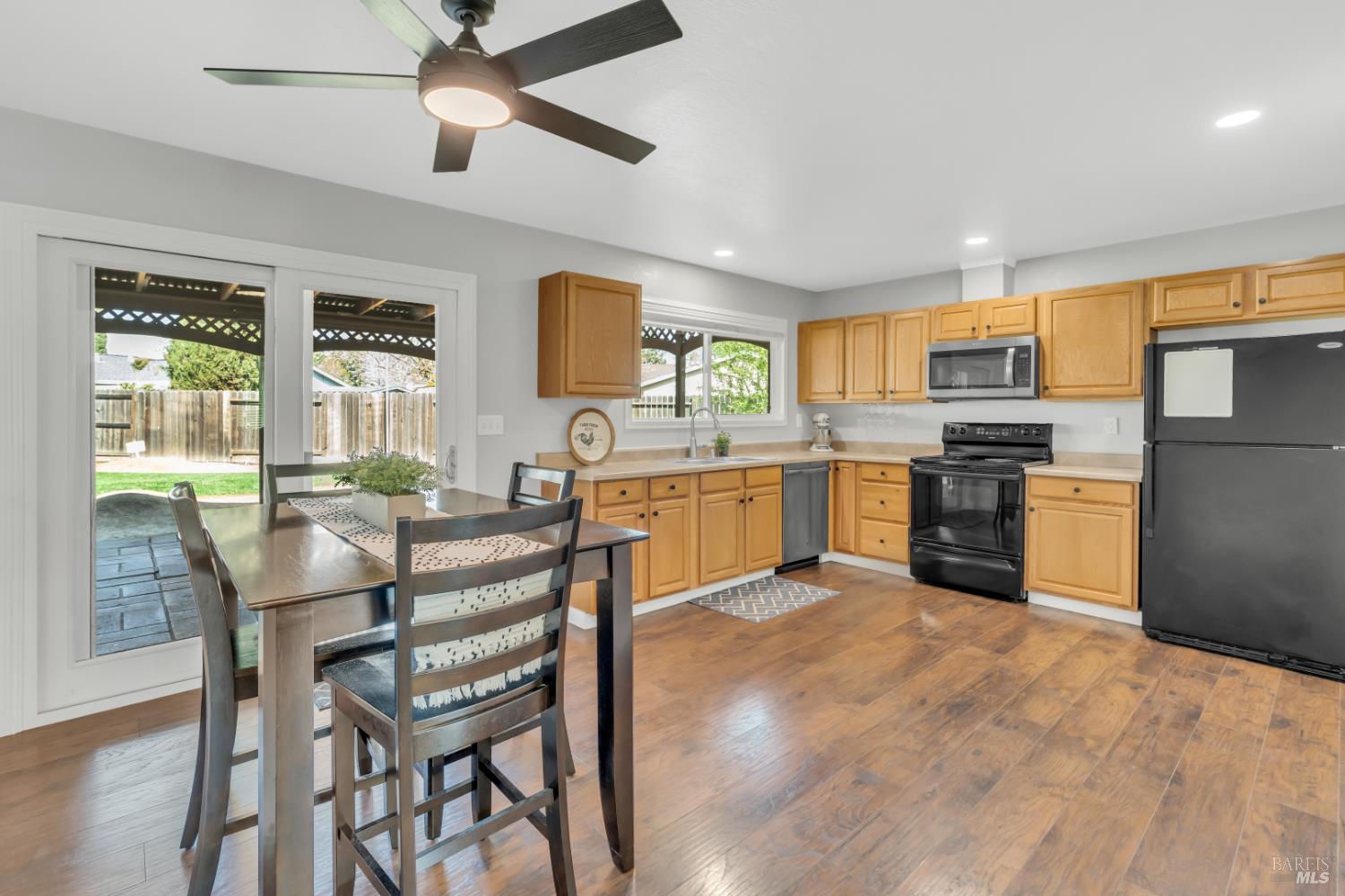 Hyannis Court, Vacaville, California image 10
