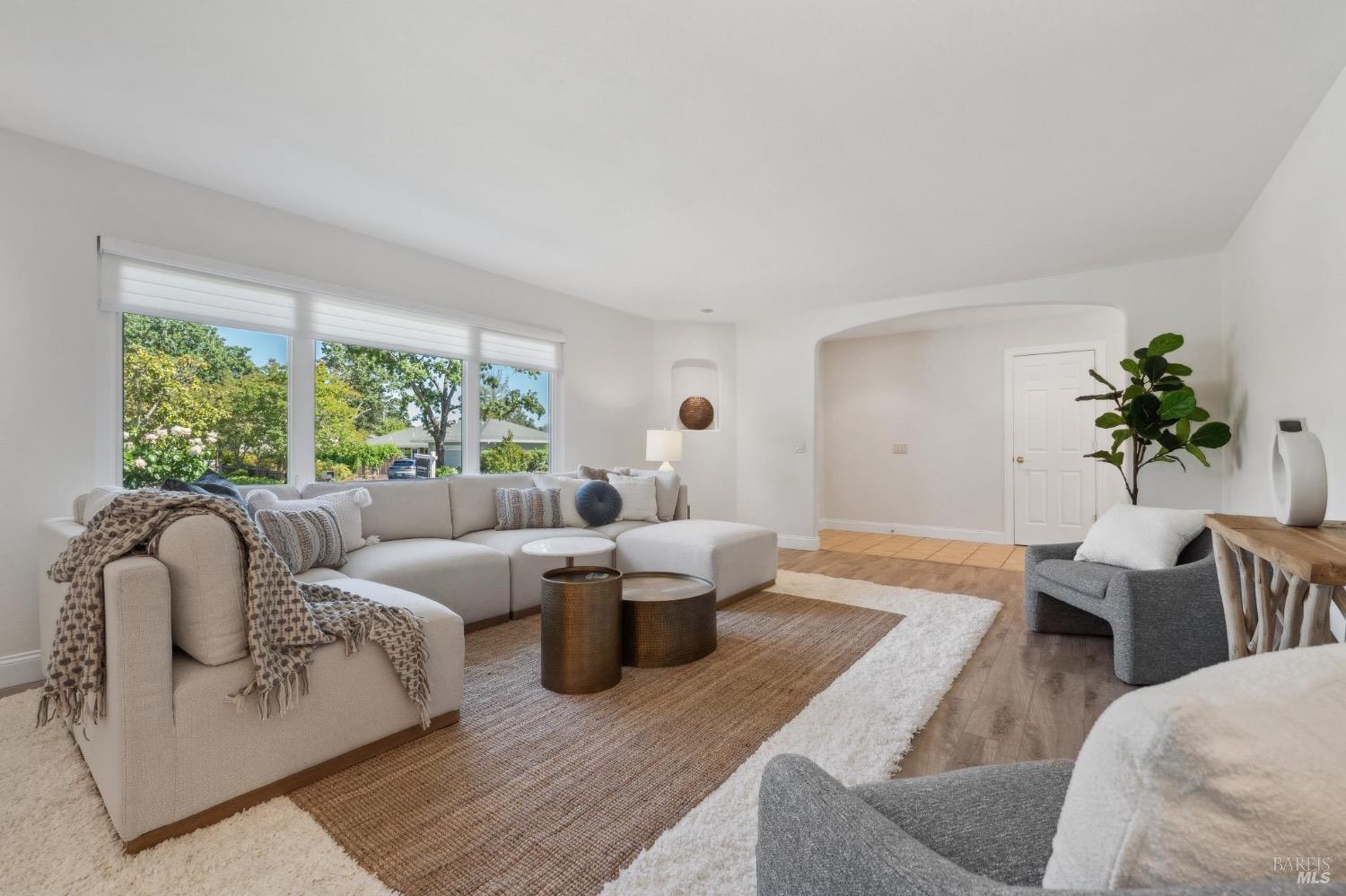 Detail Gallery Image 9 of 61 For 249 Los Palos St, Sonoma,  CA 95476 - 3 Beds | 3 Baths