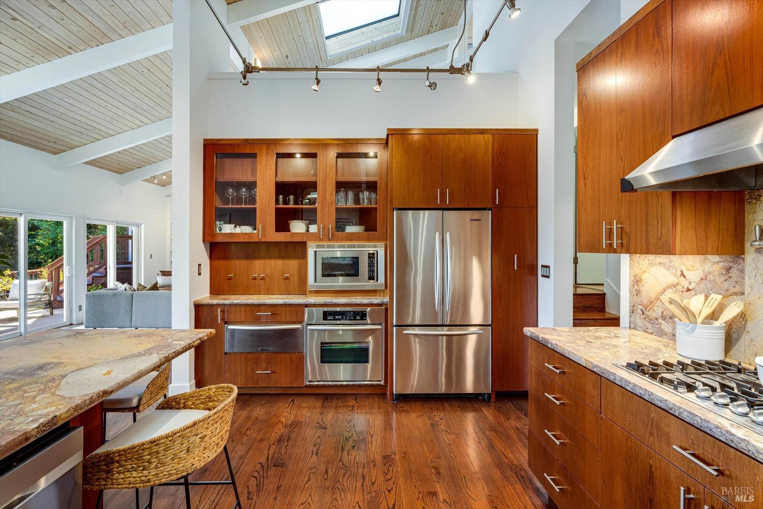 Detail Gallery Image 13 of 46 For 17389 Gehricke Rd, Sonoma,  CA 95476 - 4 Beds | 3/1 Baths