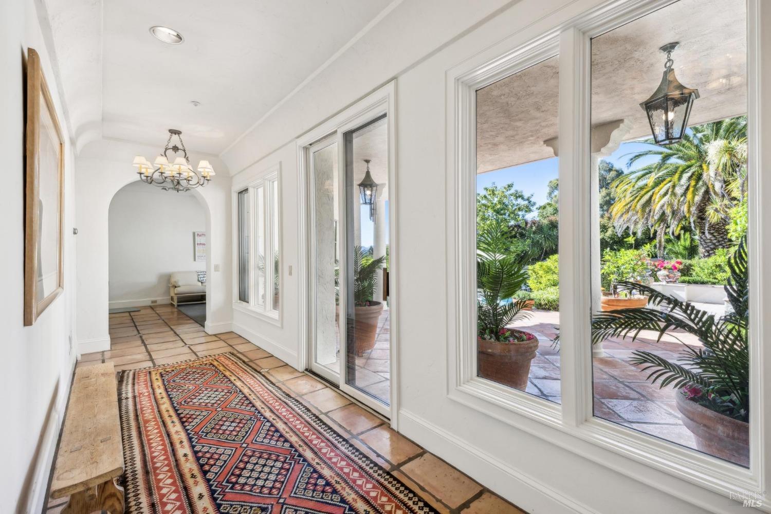 Detail Gallery Image 26 of 71 For 133 Deer Park Ave, San Rafael,  CA 94901 - 6 Beds | 6 Baths