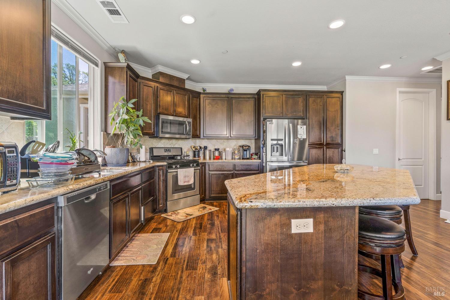 Detail Gallery Image 10 of 26 For 412 Grove St, Willits,  CA 95490 - 4 Beds | 3 Baths