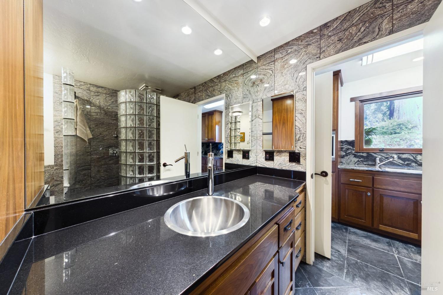 Detail Gallery Image 33 of 78 For 2300 S St, Eureka,  CA 95501 - 4 Beds | 3 Baths